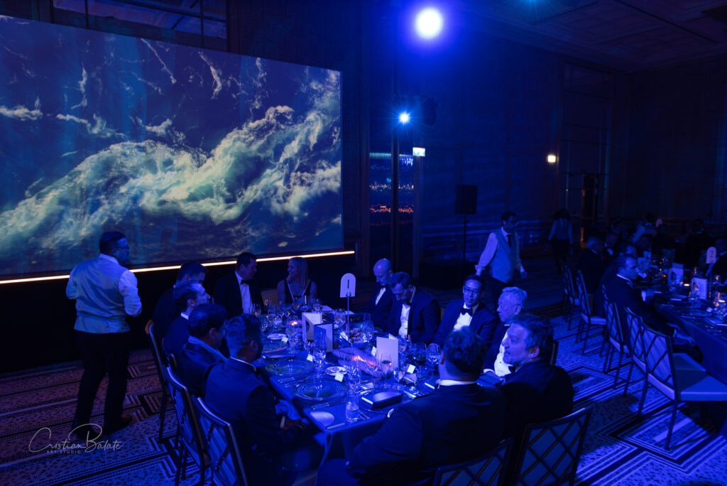 contact +447415384981