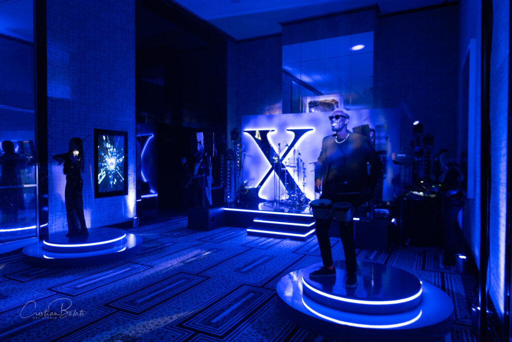 contact +447415384981