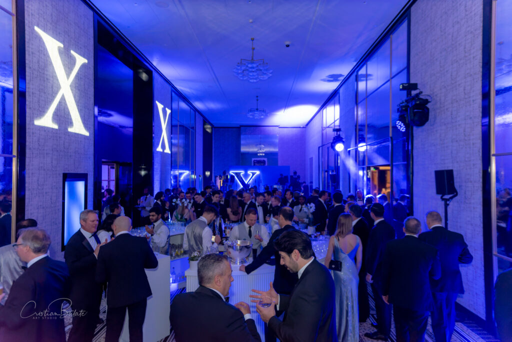 contact +447415384981